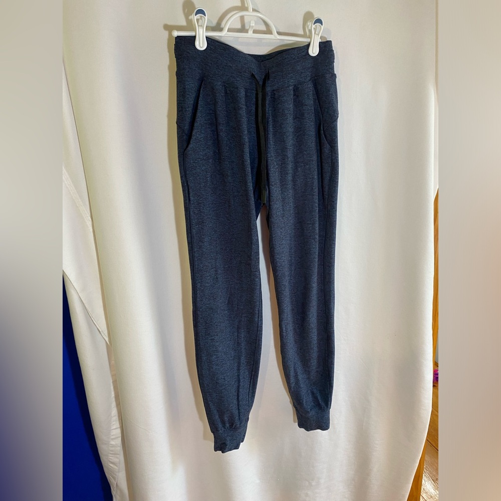 Lululemon Ready to Rulu jogger, size 4